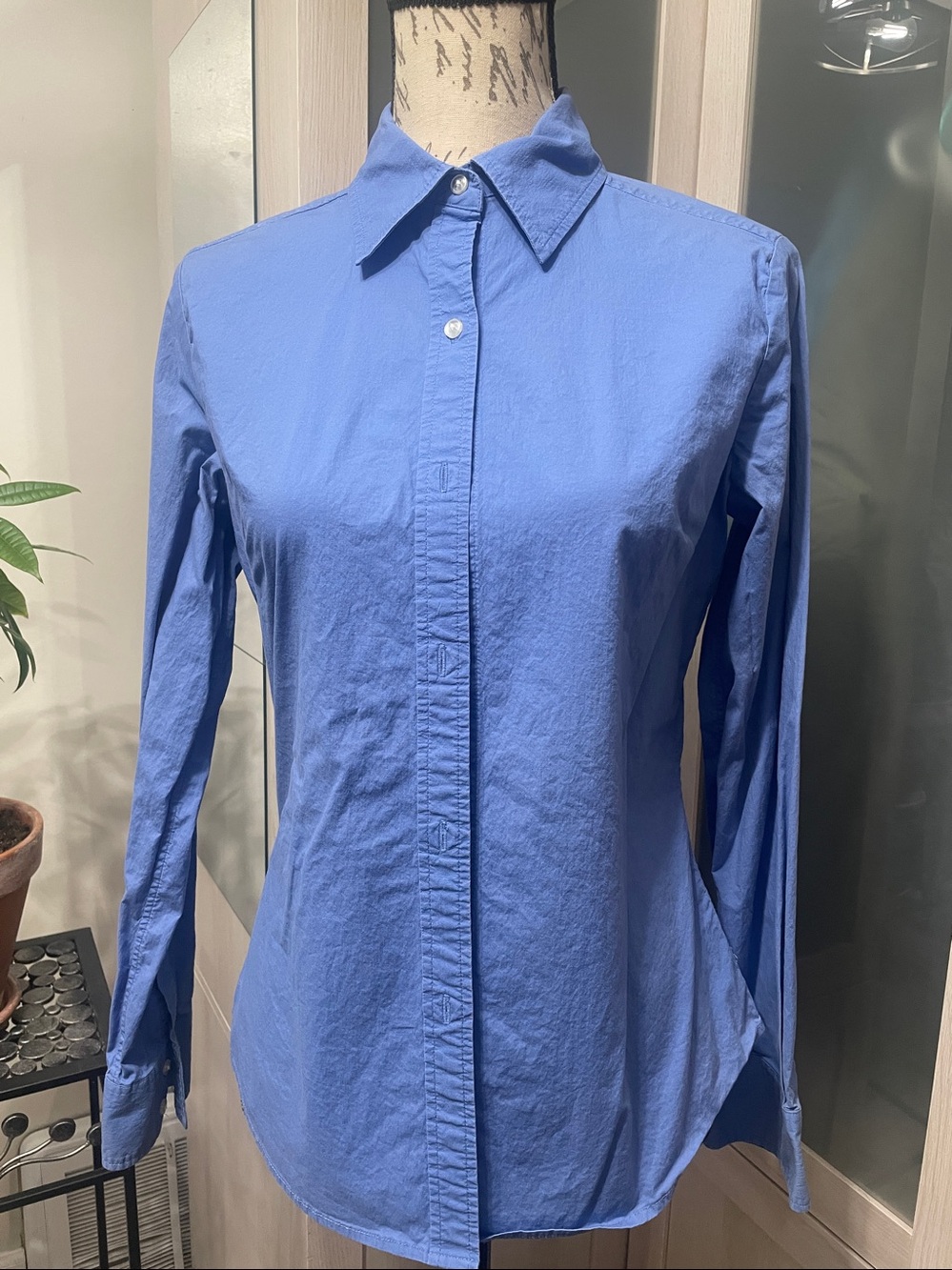 GAP Women's Light Blue Button-Up Dress Shirt